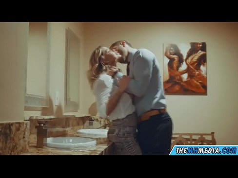 ❤️ Ina whakawaia koe e te kakaho tetona i roto i te wharepaku whanui ❤️❌  Sex i porn mi.analpics.ru
